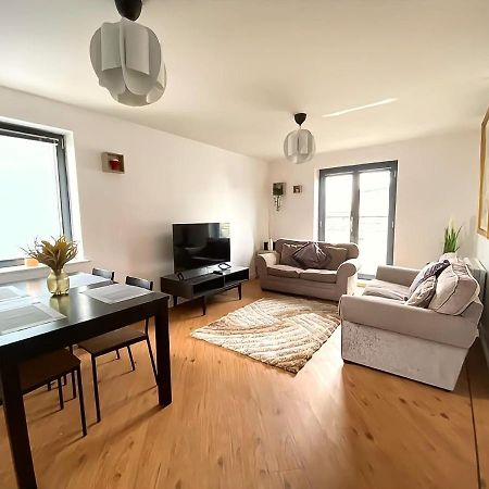 Lovely 2-Bedrooms Apartment Step To The Beach Суонси Экстерьер фото