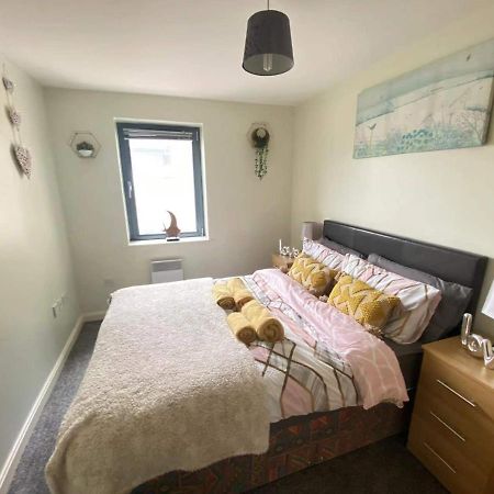 Lovely 2-Bedrooms Apartment Step To The Beach Суонси Экстерьер фото