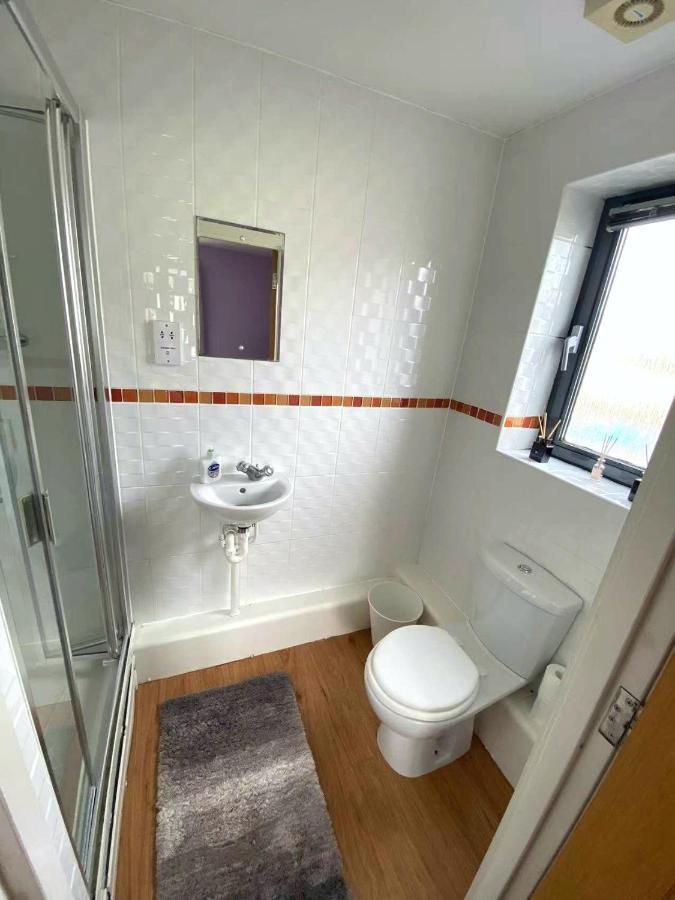 Lovely 2-Bedrooms Apartment Step To The Beach Суонси Экстерьер фото