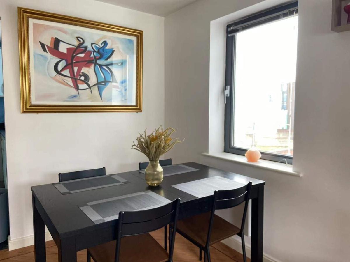 Lovely 2-Bedrooms Apartment Step To The Beach Суонси Экстерьер фото