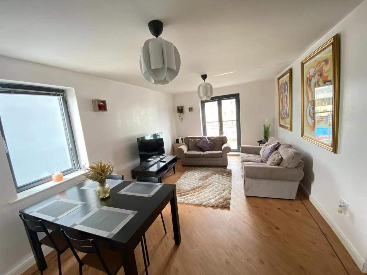 Lovely 2-Bedrooms Apartment Step To The Beach Суонси Экстерьер фото