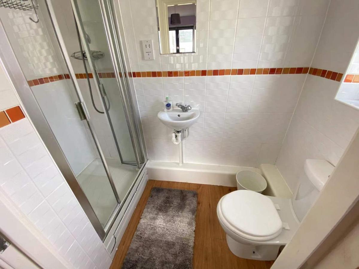 Lovely 2-Bedrooms Apartment Step To The Beach Суонси Экстерьер фото