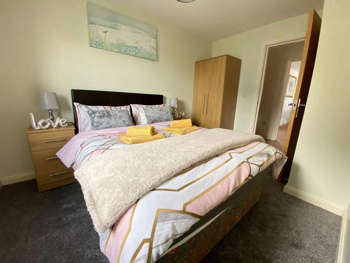 Lovely 2-Bedrooms Apartment Step To The Beach Суонси Экстерьер фото