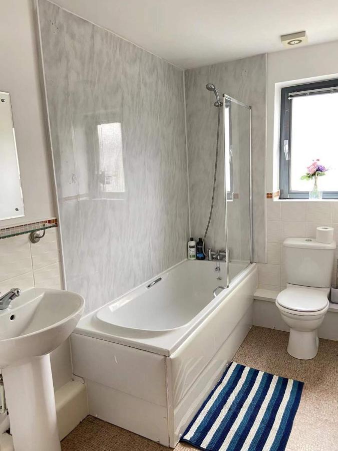 Lovely 2-Bedrooms Apartment Step To The Beach Суонси Экстерьер фото